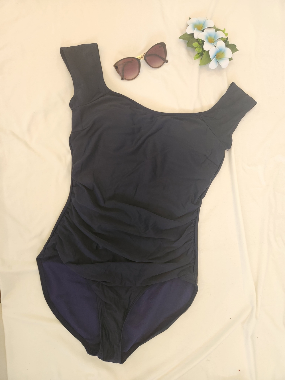 🌊Women’s Navy Ruched One-Piece Swimsuit - Strapy Back SZ M